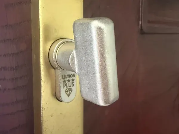 Ultion thumbturn euro cylinder in a gold handle plate